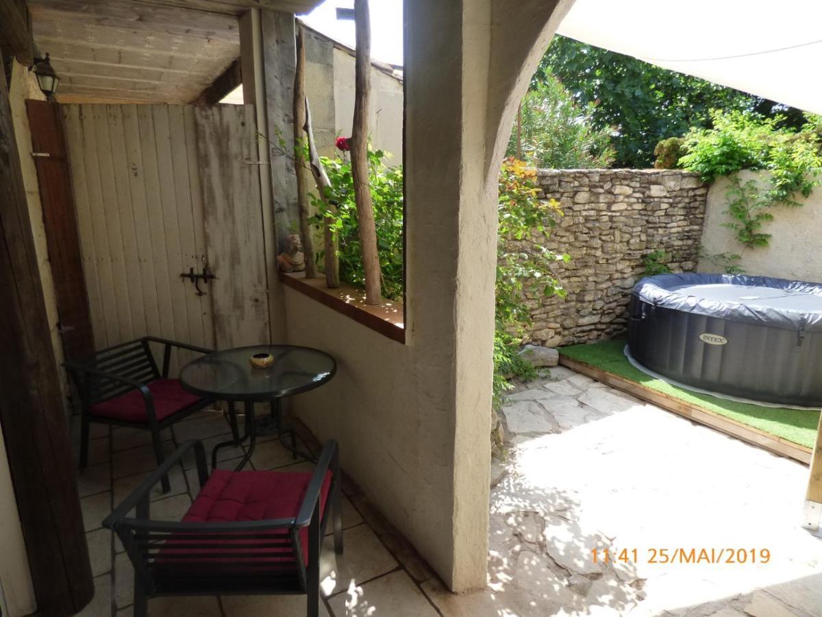 Mas Maurane-Chambre D'Hote Avec Spa Prive Aux Portes D'Arles Tarascon Exterior foto