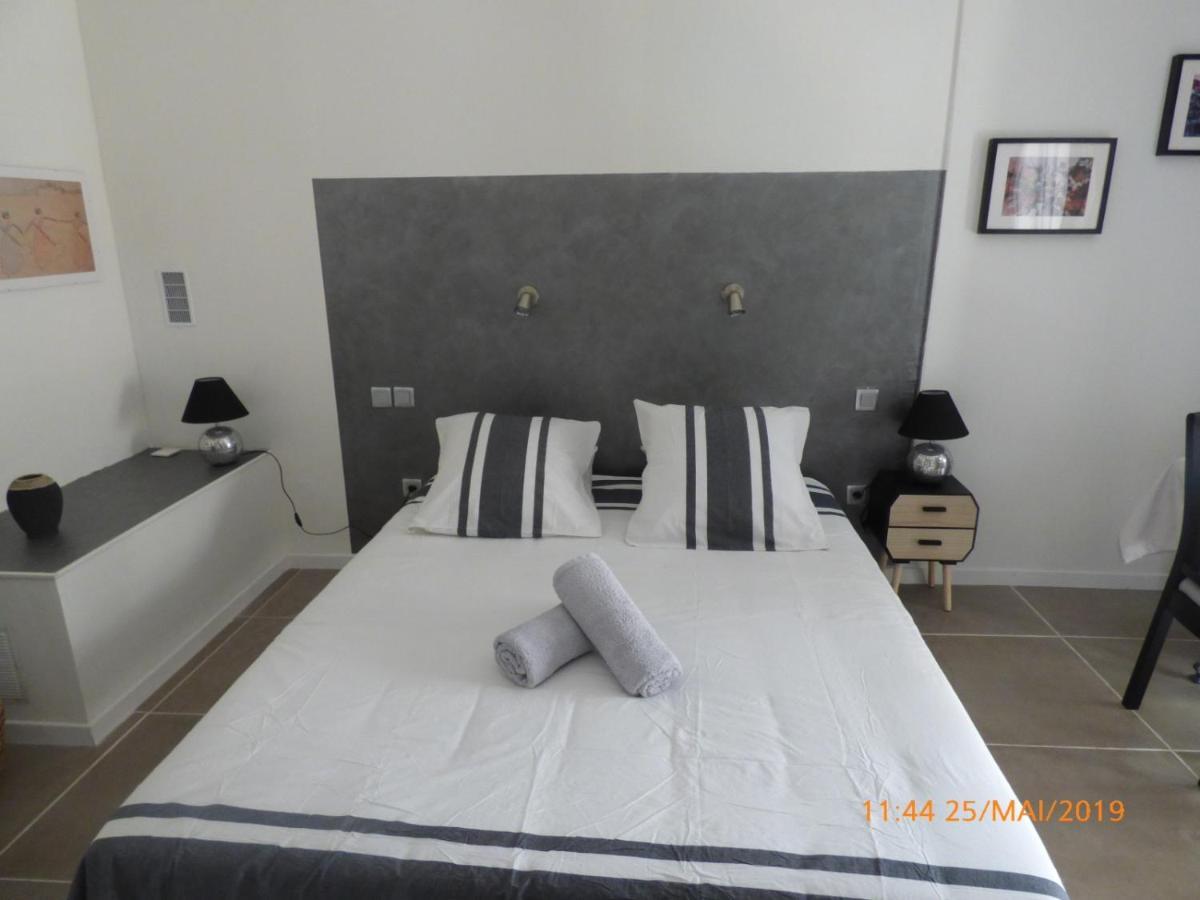 Mas Maurane-Chambre D'Hote Avec Spa Prive Aux Portes D'Arles Tarascon Exterior foto