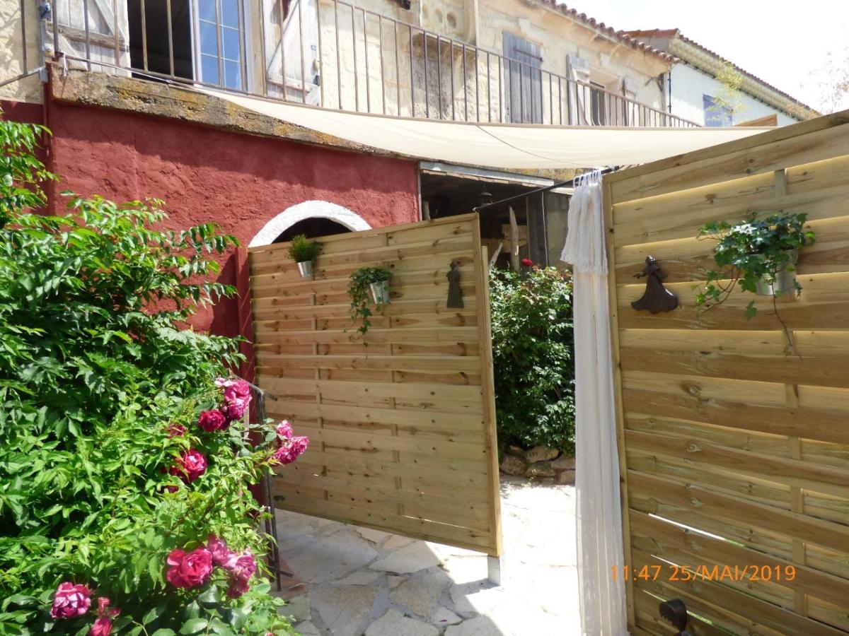 Mas Maurane-Chambre D'Hote Avec Spa Prive Aux Portes D'Arles Tarascon Exterior foto