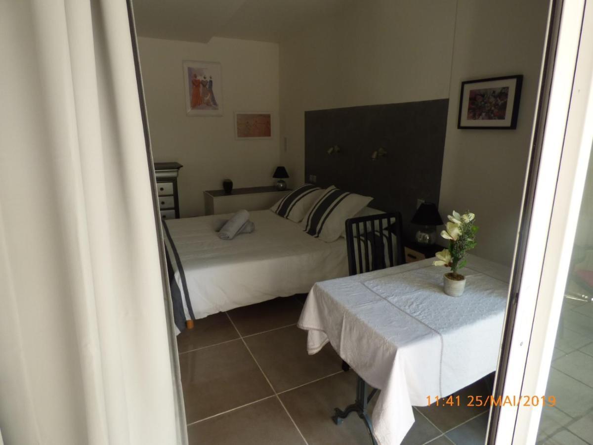 Mas Maurane-Chambre D'Hote Avec Spa Prive Aux Portes D'Arles Tarascon Exterior foto